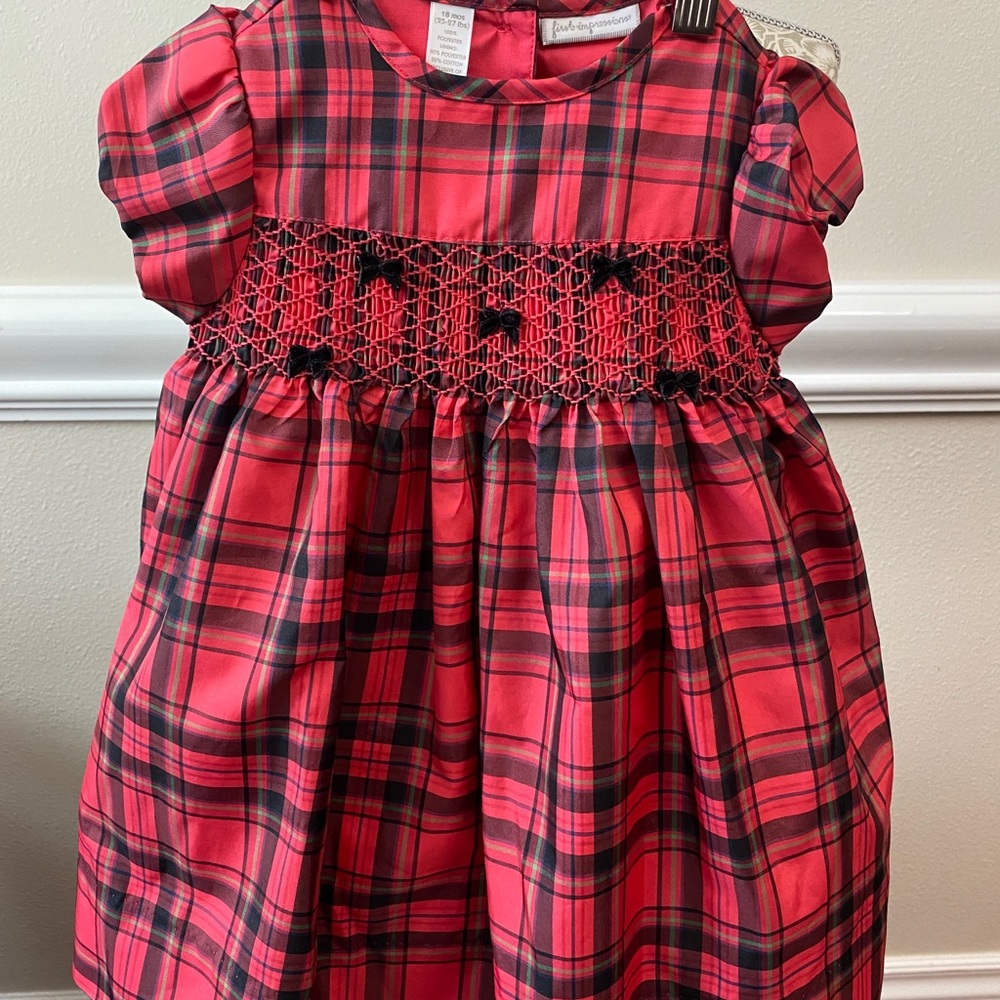 Girls 18mo smocked holiday dress